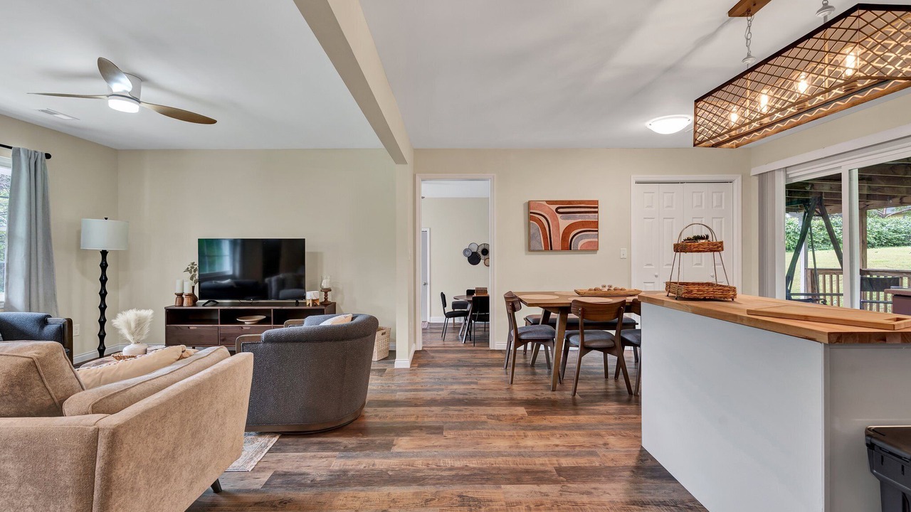 Photo of Livingroom in Collegedale