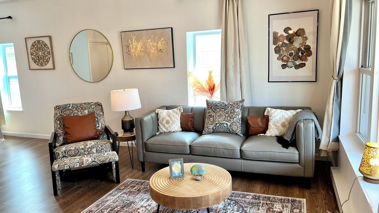Photo of Livingroom in Oswego