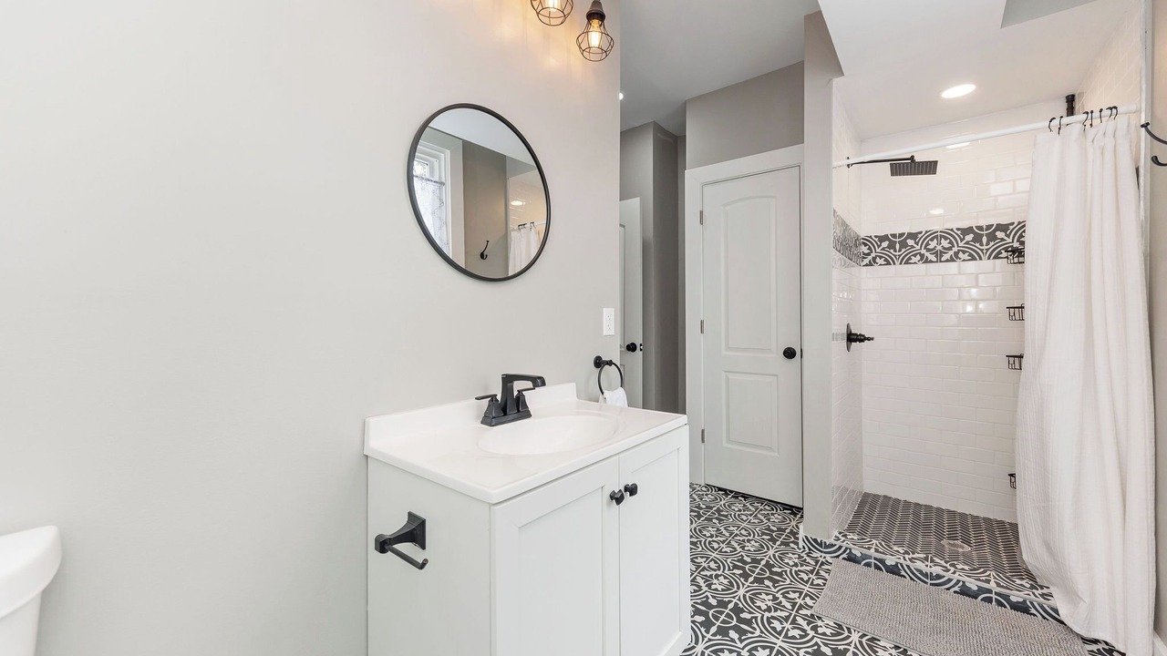 Photo of Bathroom in Mount Auburn