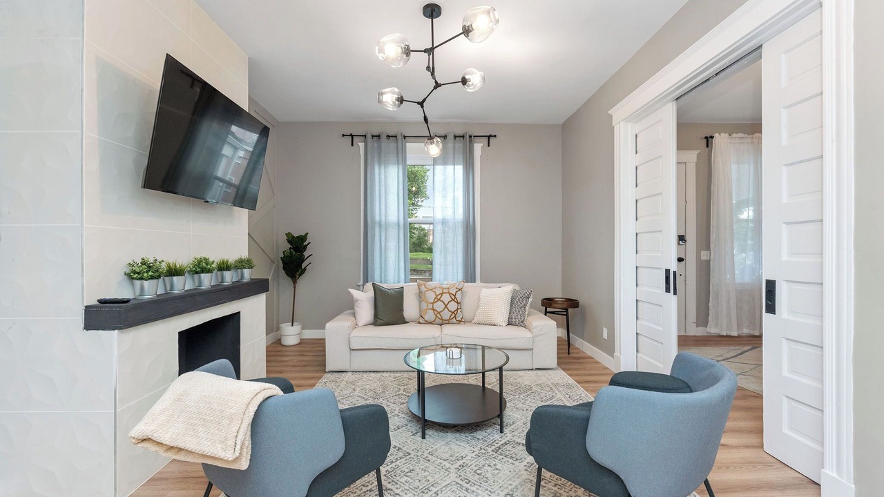 Photo of Livingroom in Mount Auburn