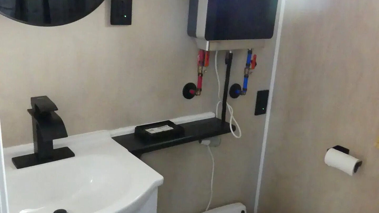 Photo of Bathroom in Deckers