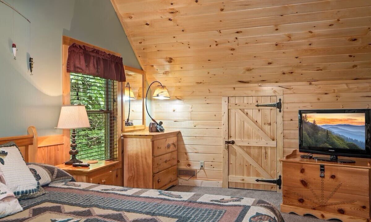 Photo of Bedroom in Black Bear Falls