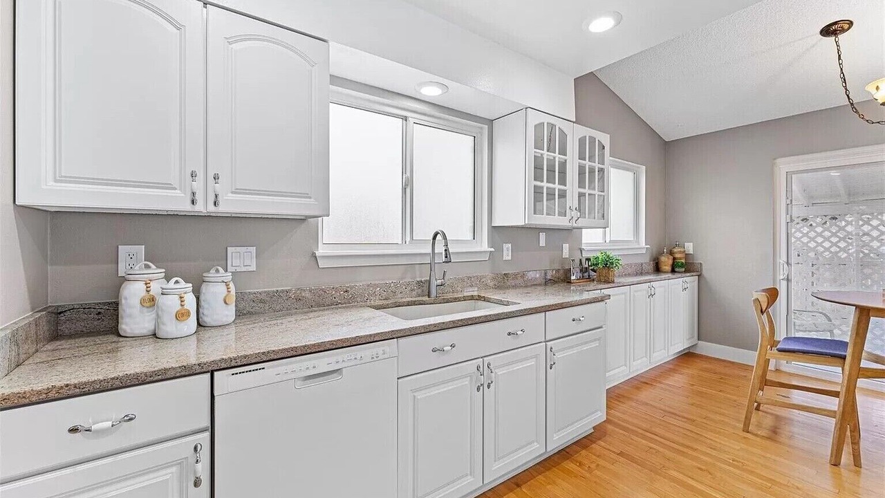 Photo of Kitchen in Aurora Highlands