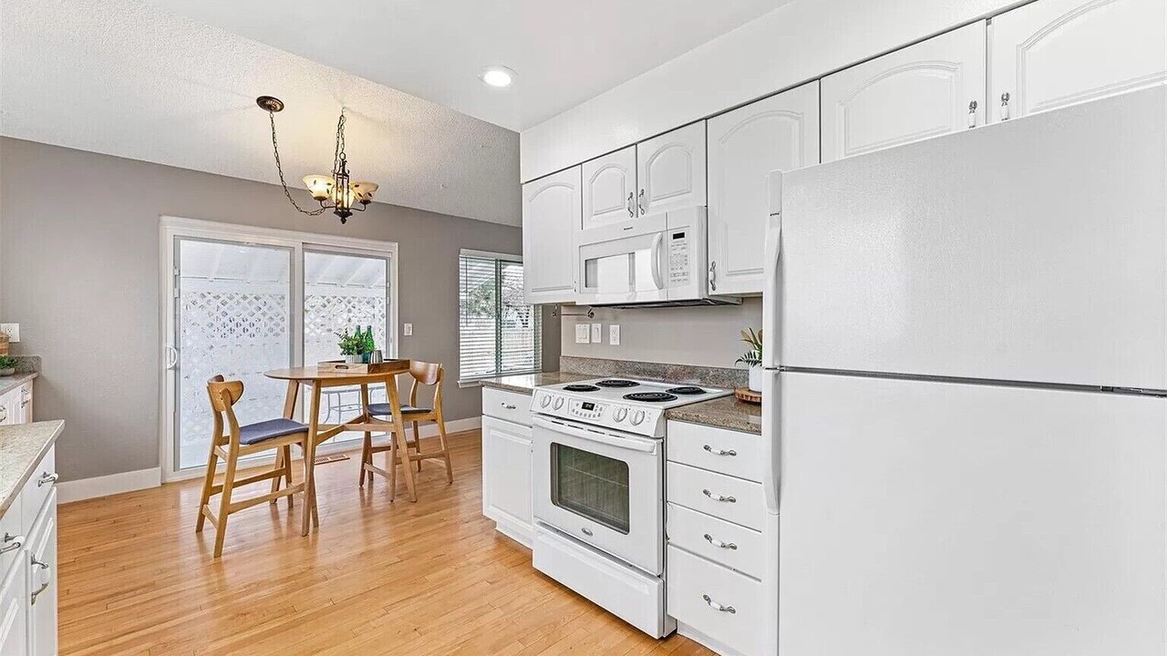 Photo of Kitchen in Aurora Highlands