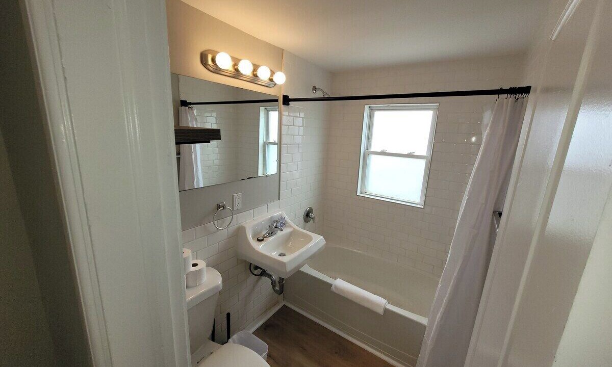 Photo of Bathroom in Joslyn Castle
