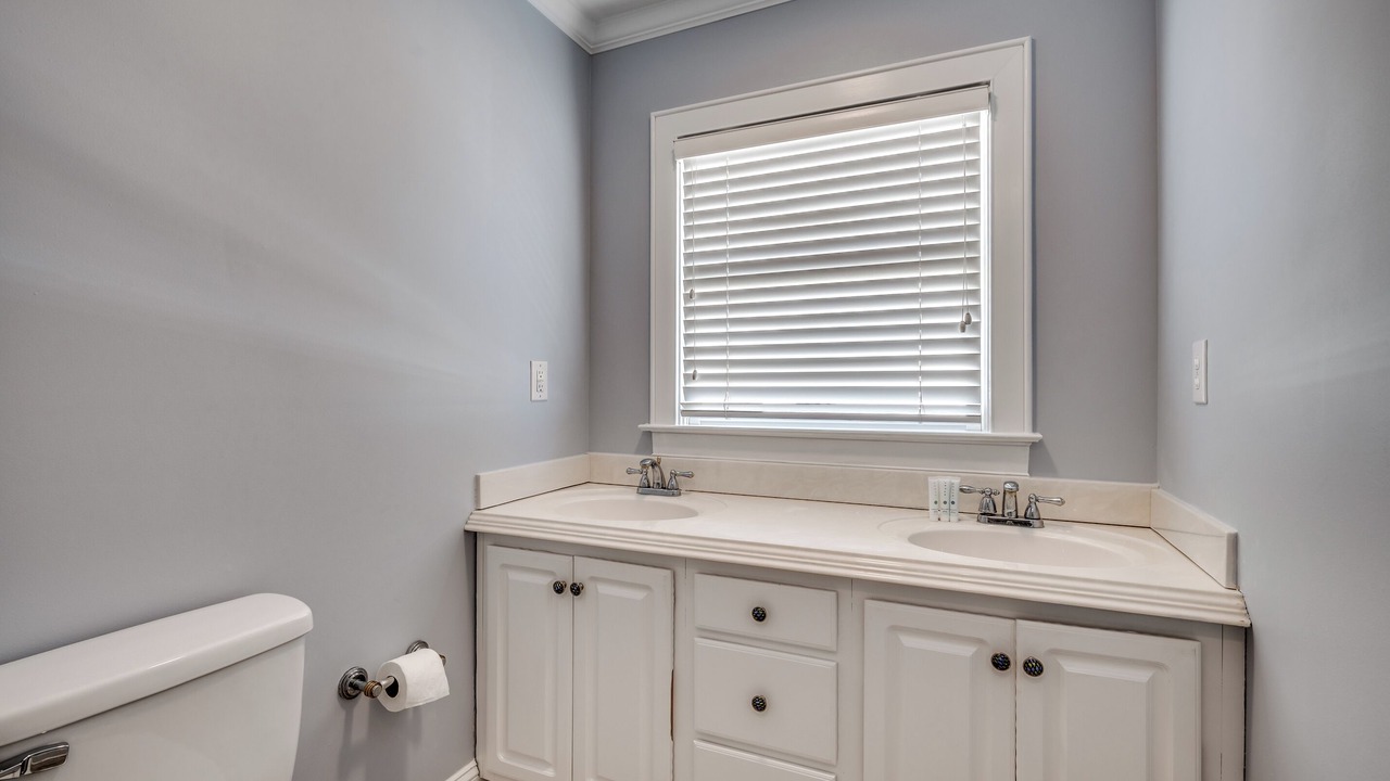 Photo of Bathroom in Golden Mile