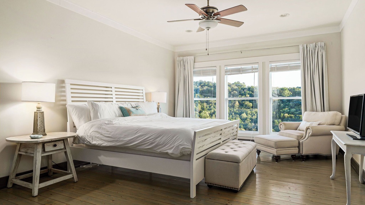 Photo of Bedroom in Smithville