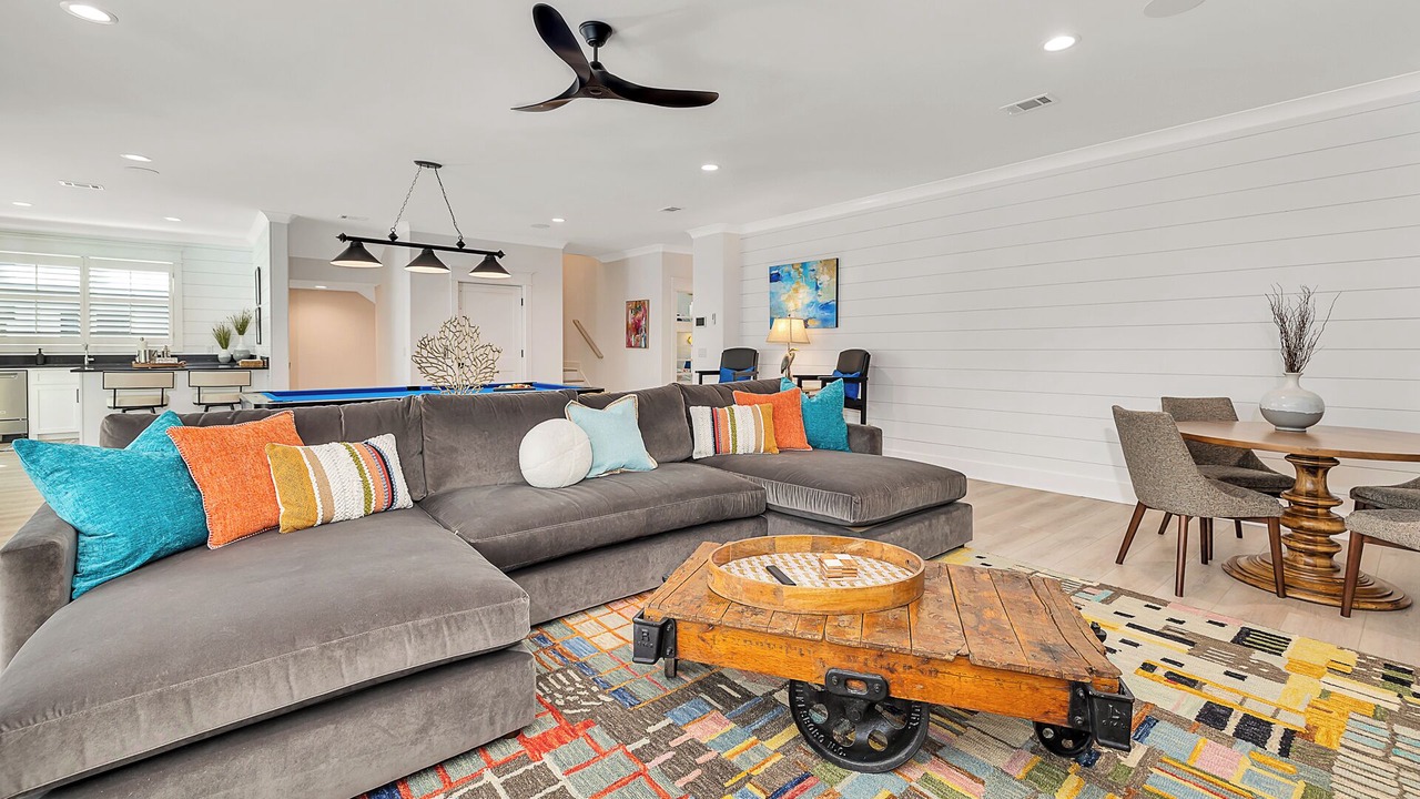 Photo of Livingroom in King City