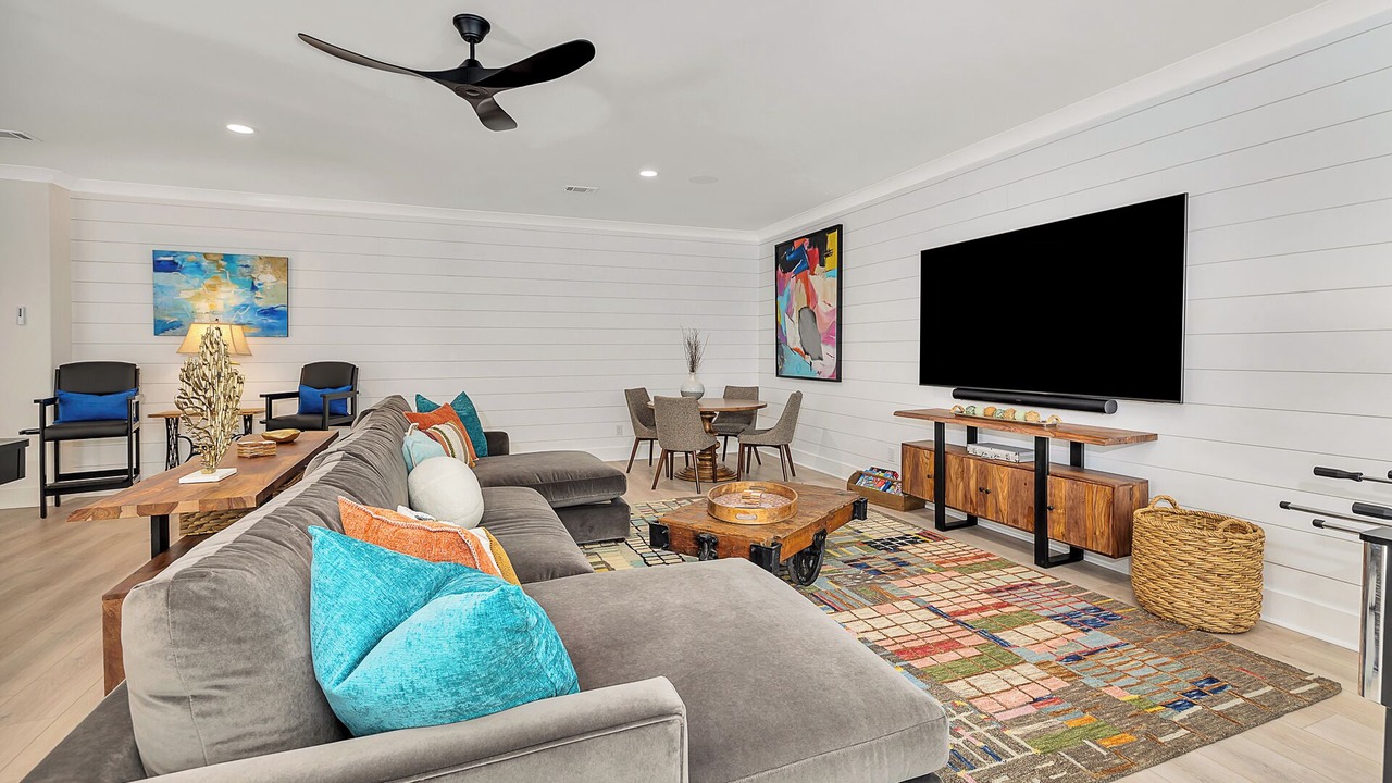 Photo of Livingroom in King City