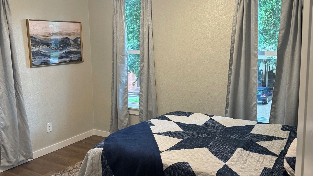 Photo of Bedroom in Marshall
