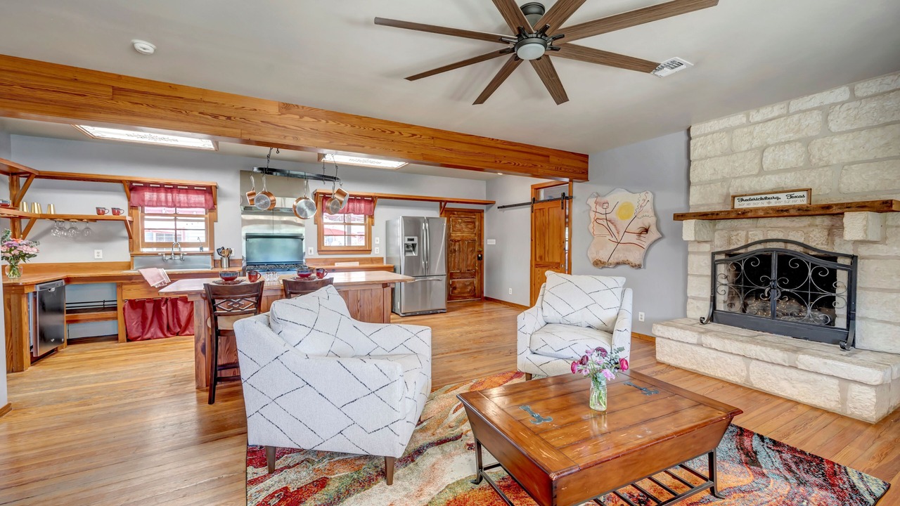 Photo of Livingroom in Fredericksburg