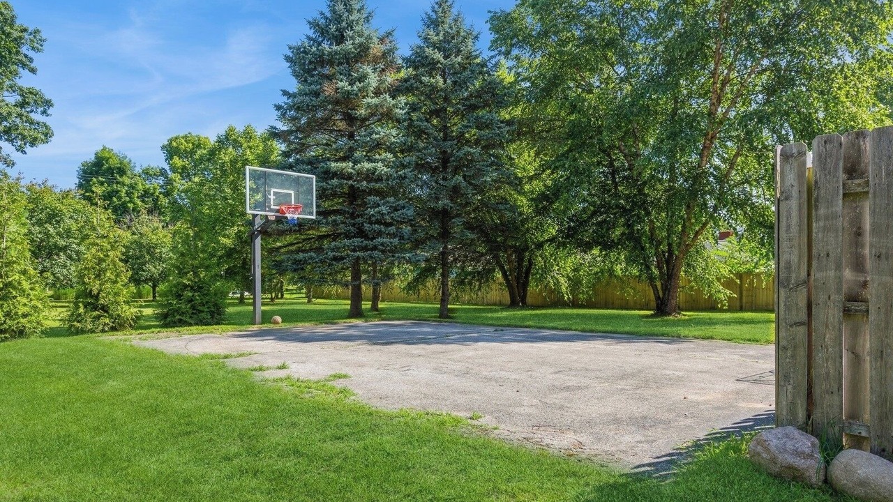 Photo of Others in Fair Plain