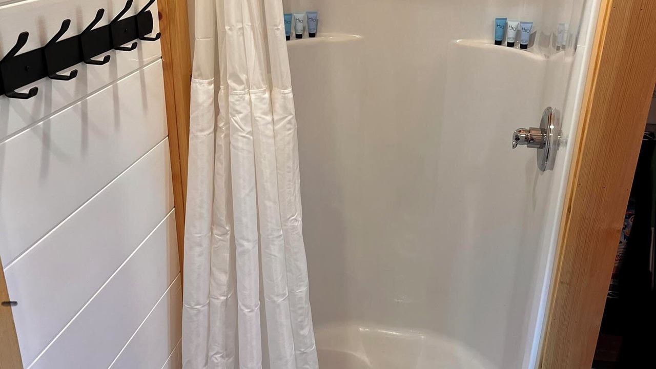Photo of Bathroom in Cosby