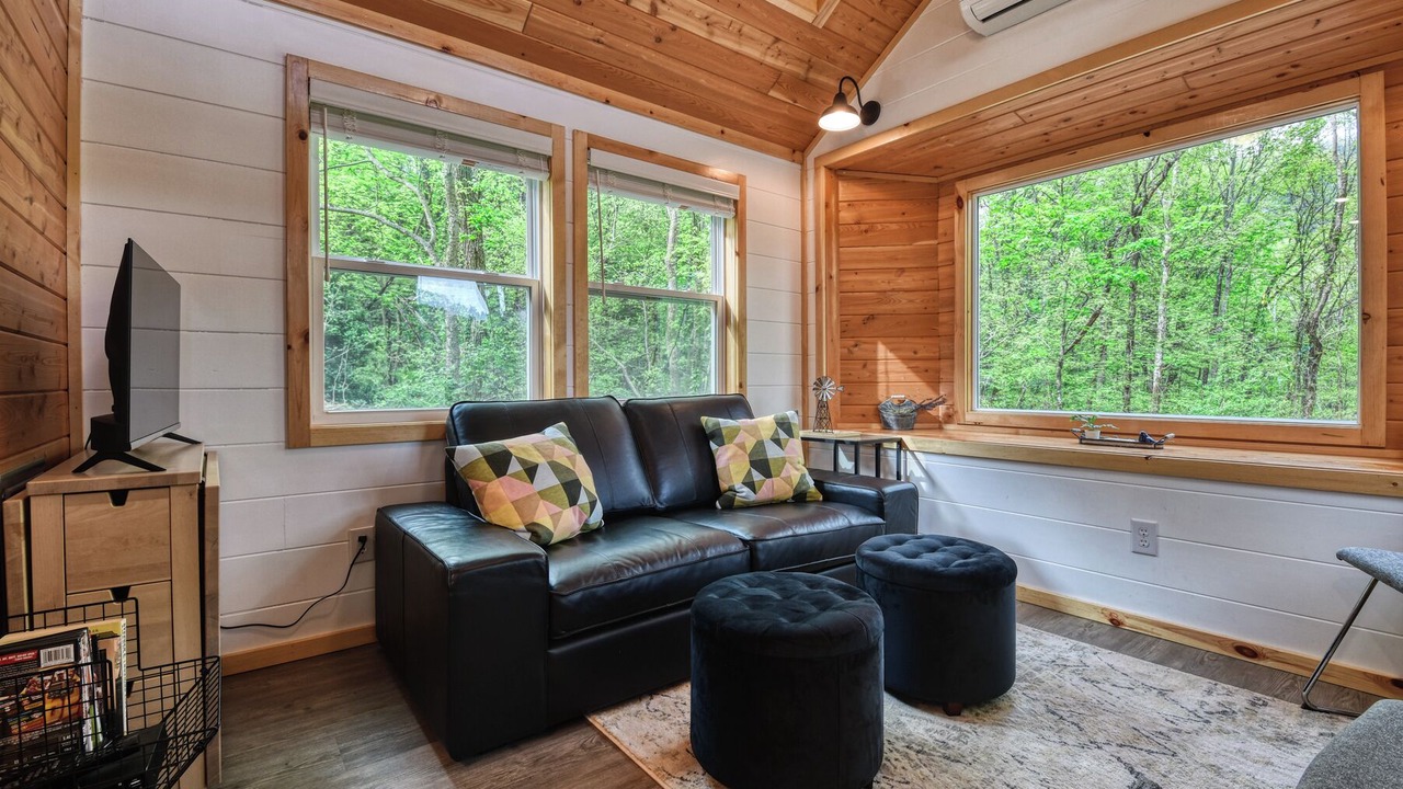 Photo of Livingroom in Cosby