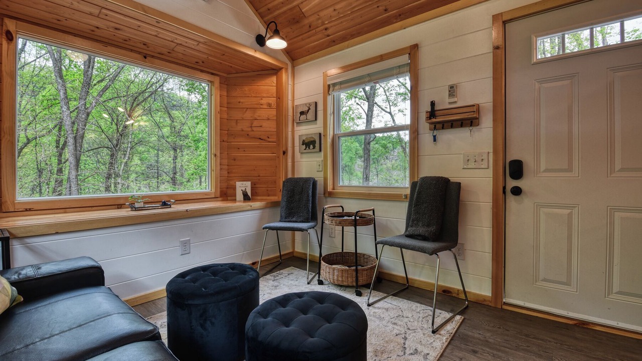Photo of Livingroom in Cosby