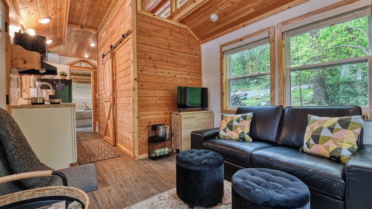 Photo of Livingroom in Cosby