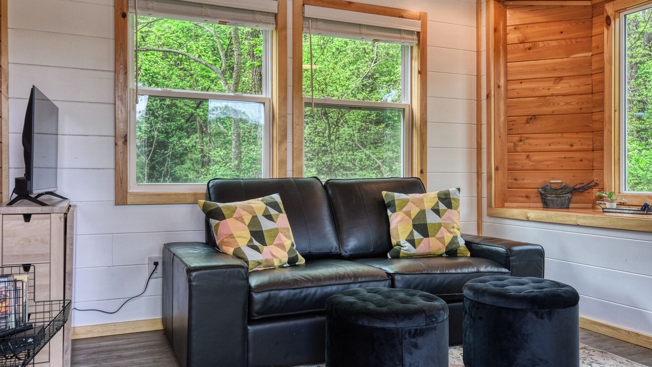 Photo of Livingroom in Cosby