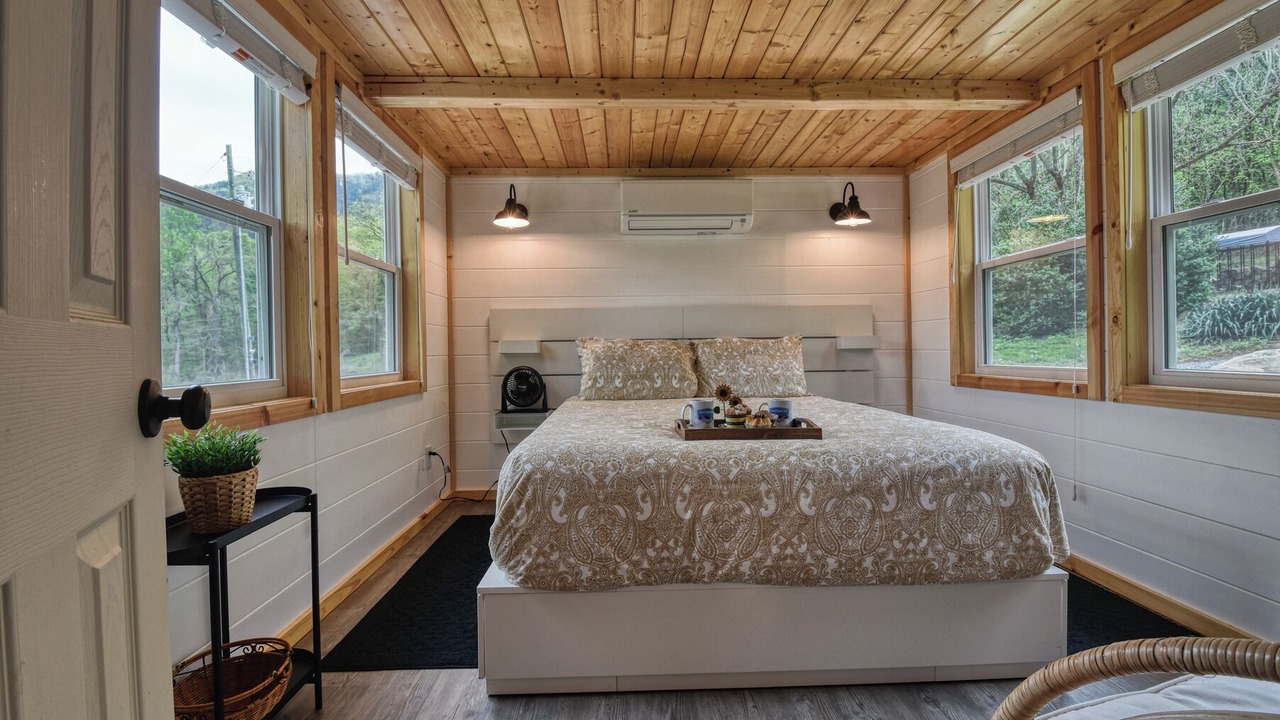Photo of Bedroom in Cosby