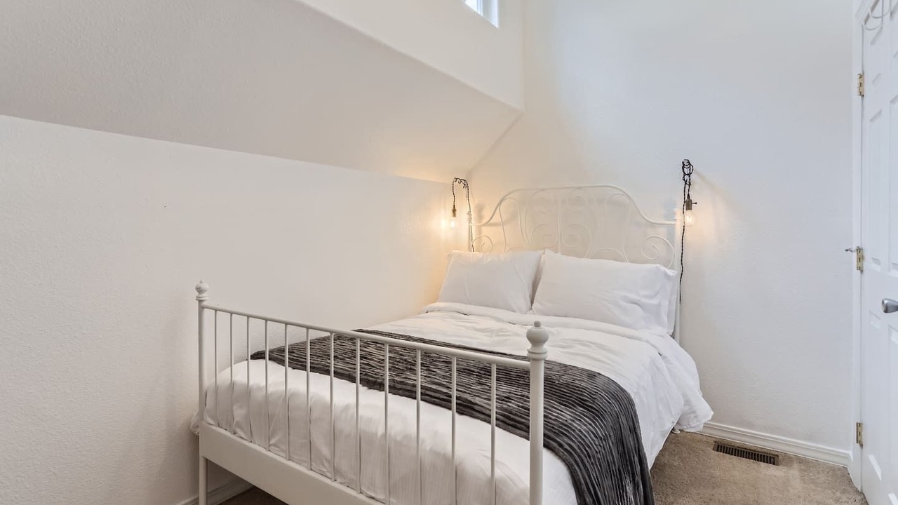 Photo of Bedroom in Whittier