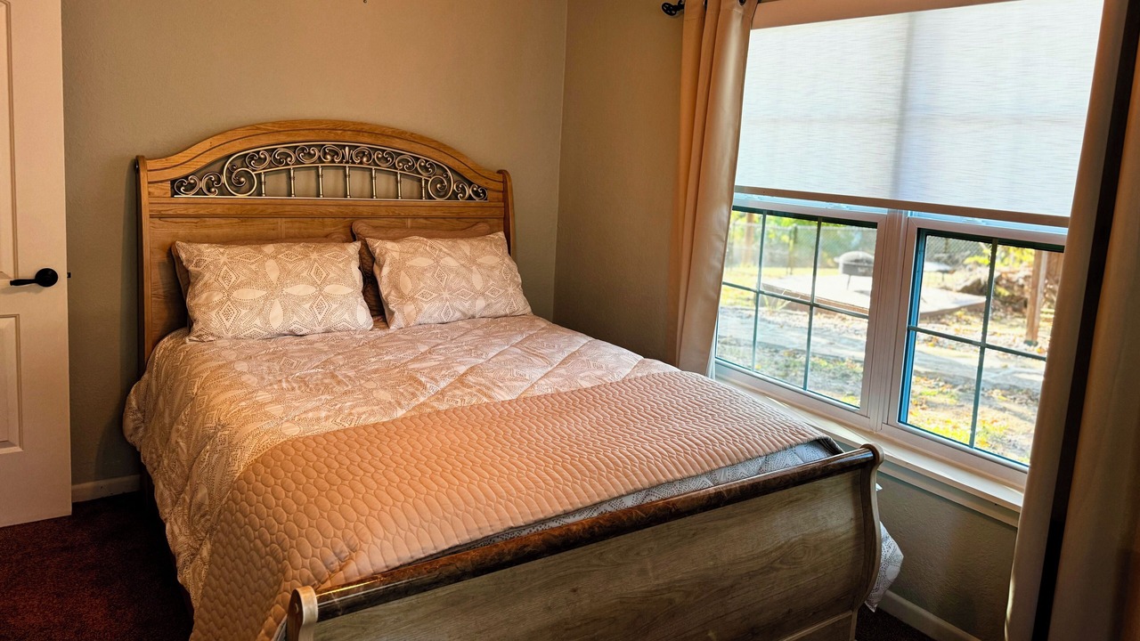 Photo of Bedroom in Tool