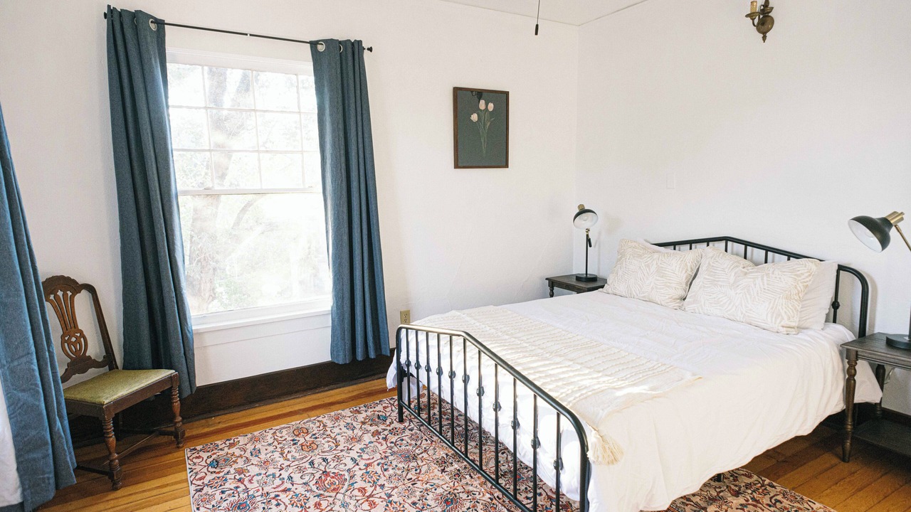 Photo of Bedroom in Huning Highland Historic District