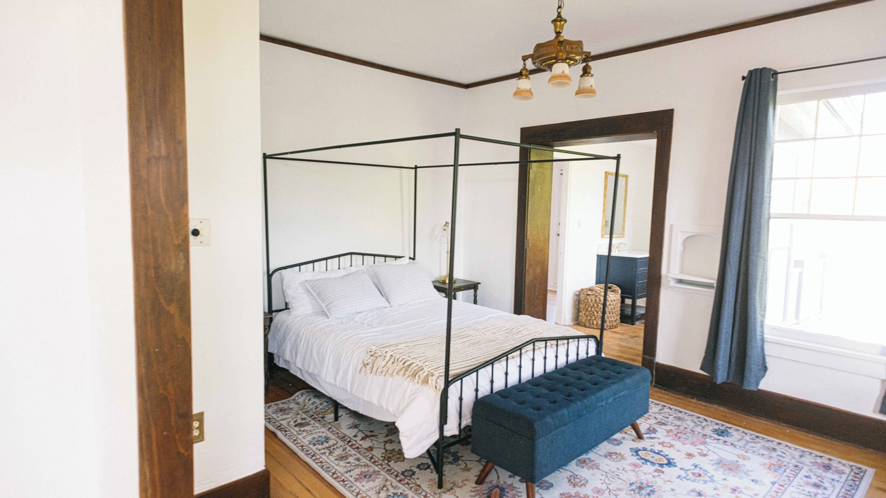 Photo of Bedroom in Huning Highland Historic District