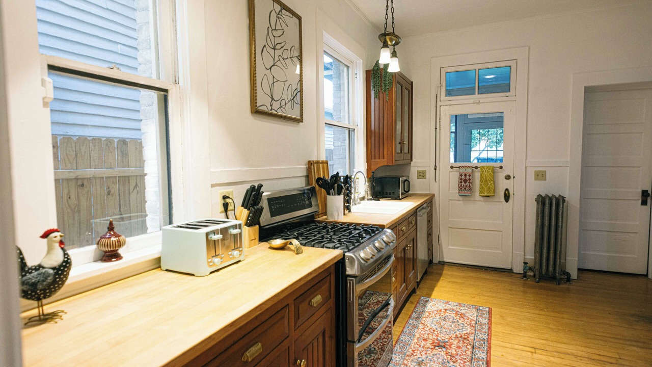 Photo of Kitchen in Huning Highland Historic District