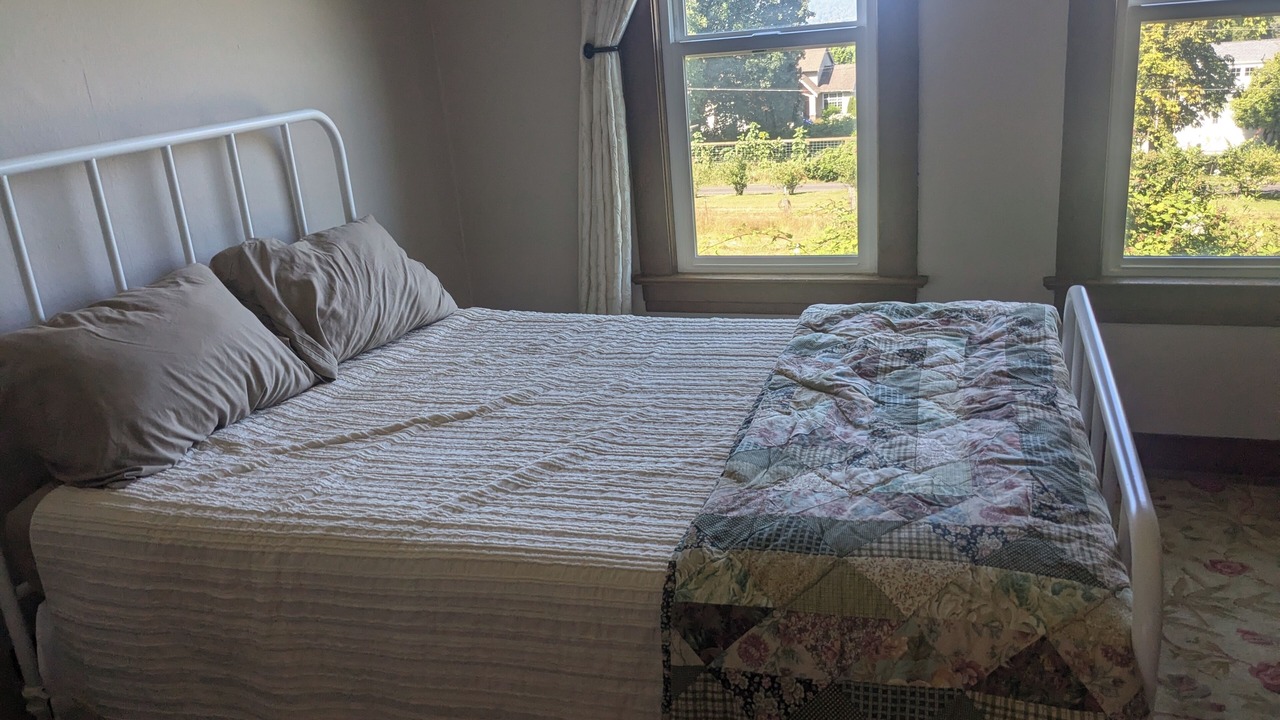 Photo of Bedroom in Everett