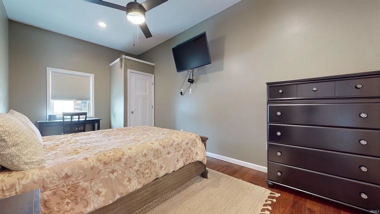 Photo of Bedroom in Roseland