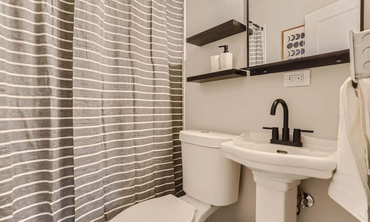 Photo of Bathroom in City Park