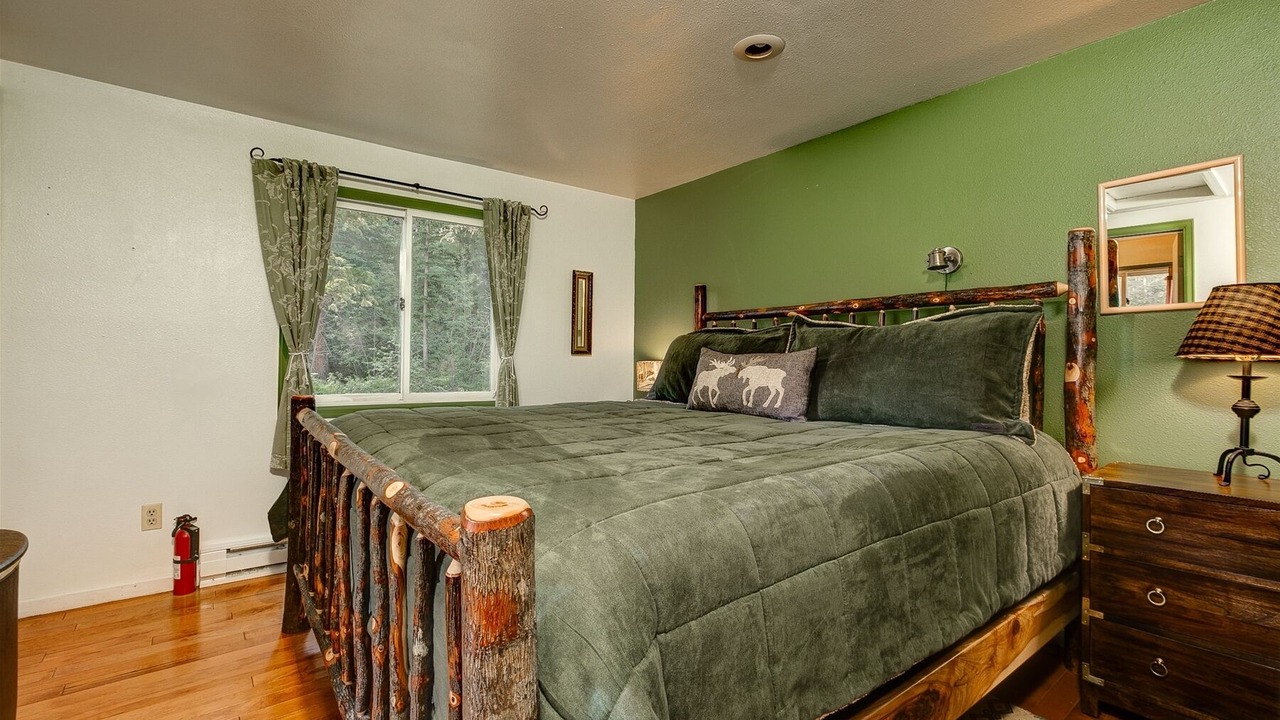 Photo of Bedroom in Lyons