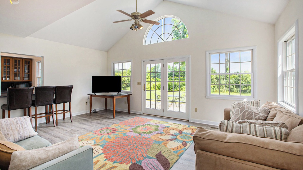 Photo of Livingroom in Bryant Pattengill West