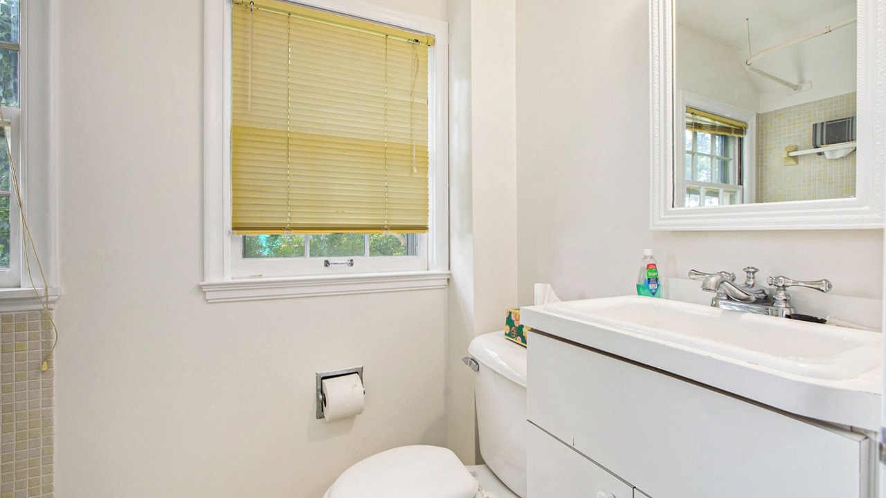 Photo of Bathroom in Bryant Pattengill West