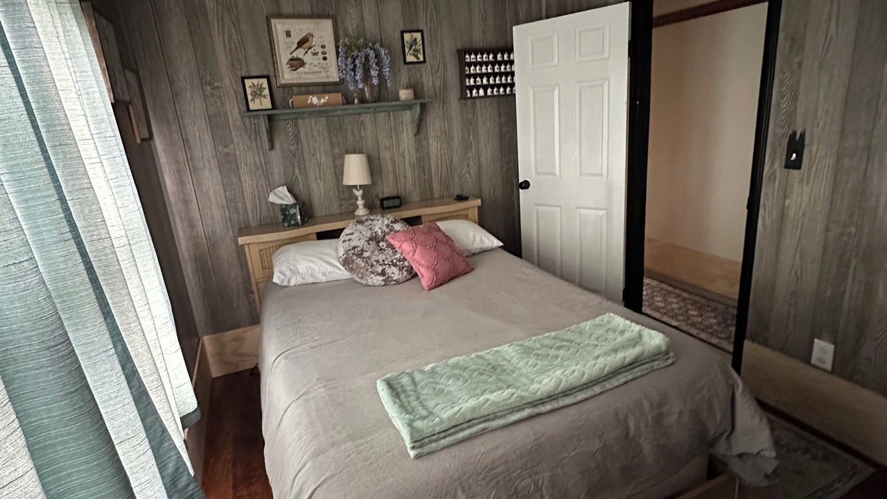 Photo of Bedroom in Everett