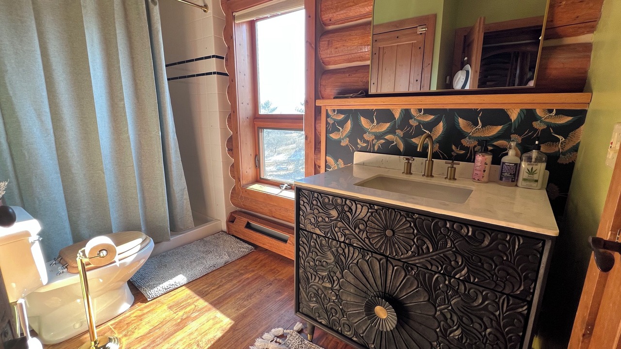 Photo of Bathroom in Lyons