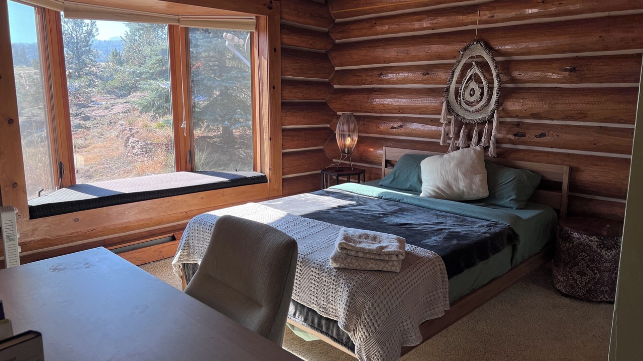 Photo of Bedroom in Lyons