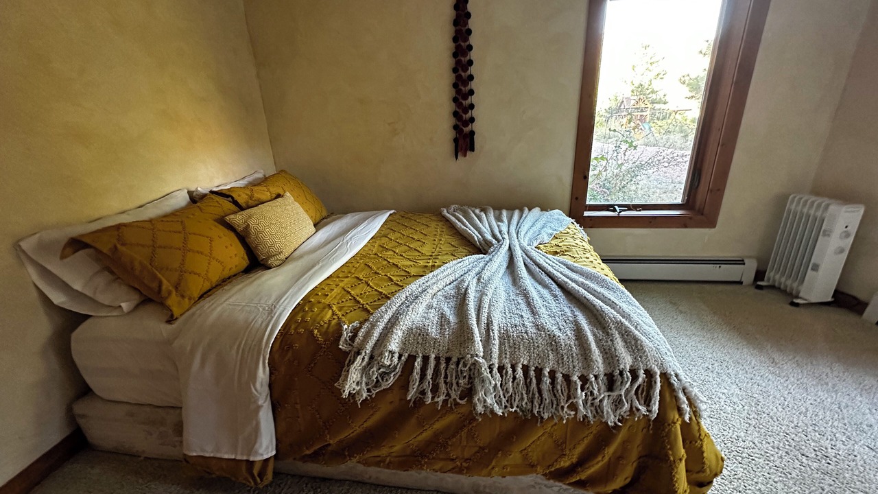 Photo of Bedroom in Lyons