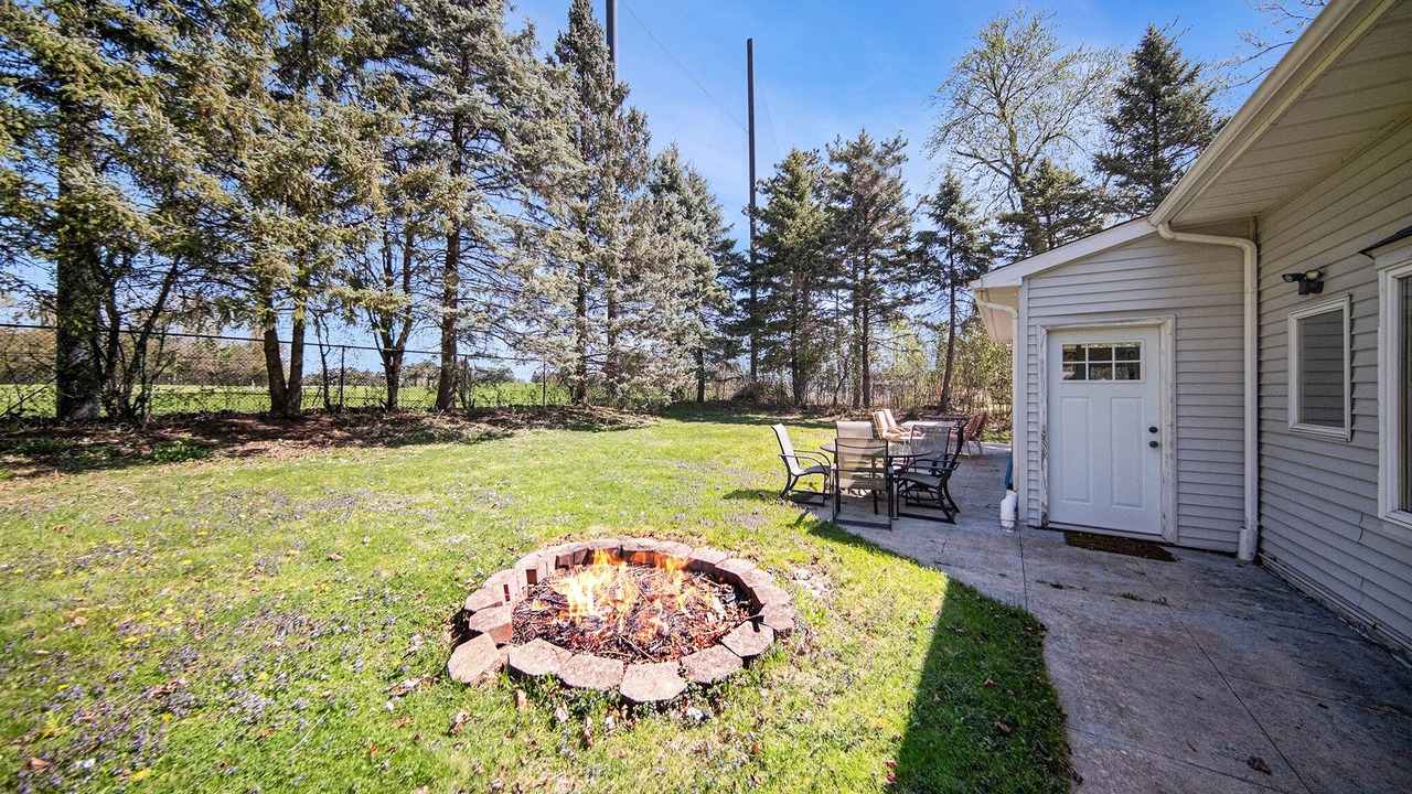 Photo of Outdoor in Bryant Pattengill West