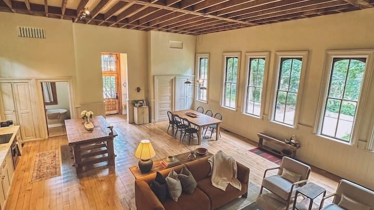 Photo of Livingroom in Oronoko Charter Township