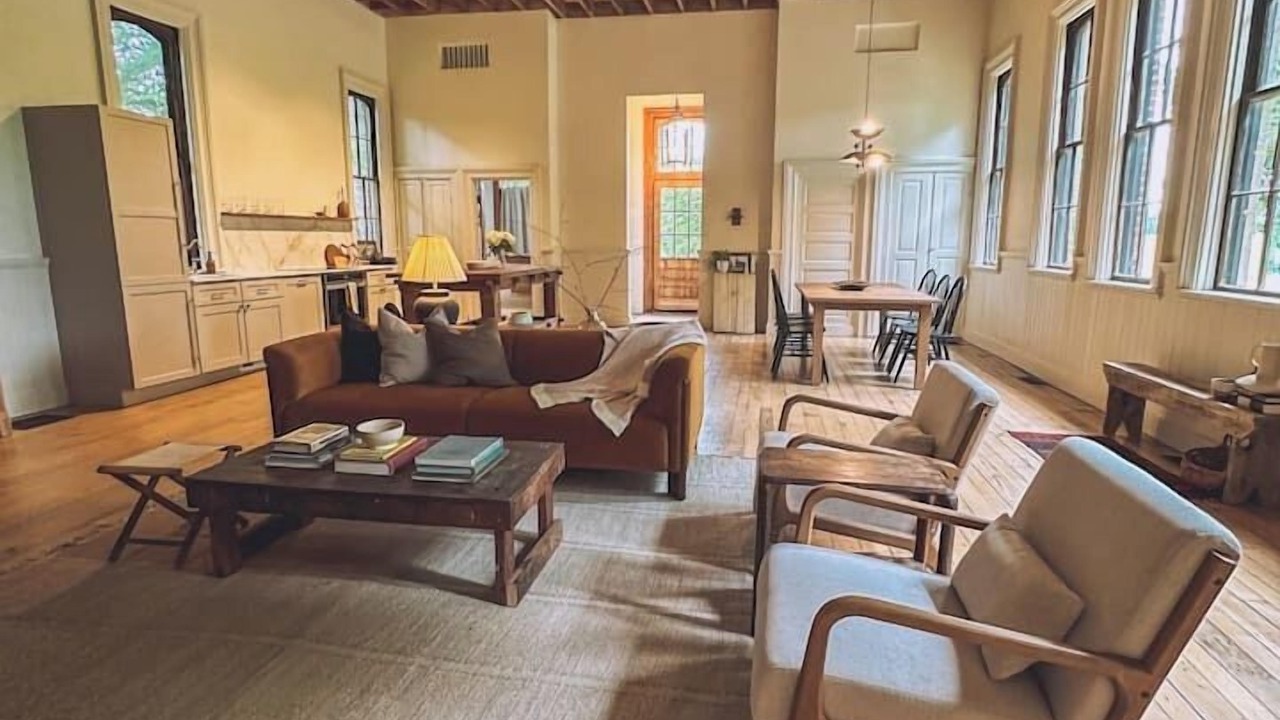 Photo of Livingroom in Oronoko Charter Township