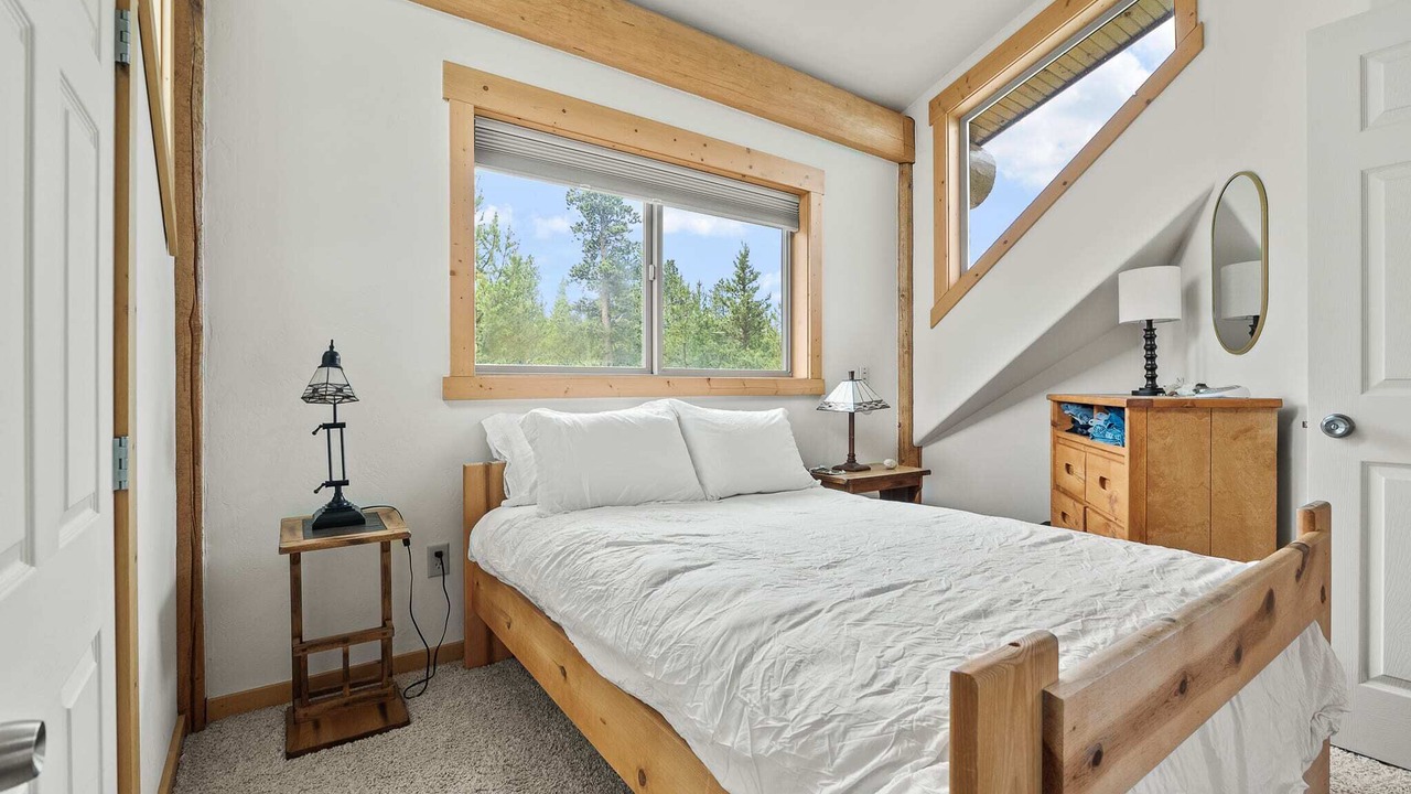 Photo of Bedroom in Twin Lakes