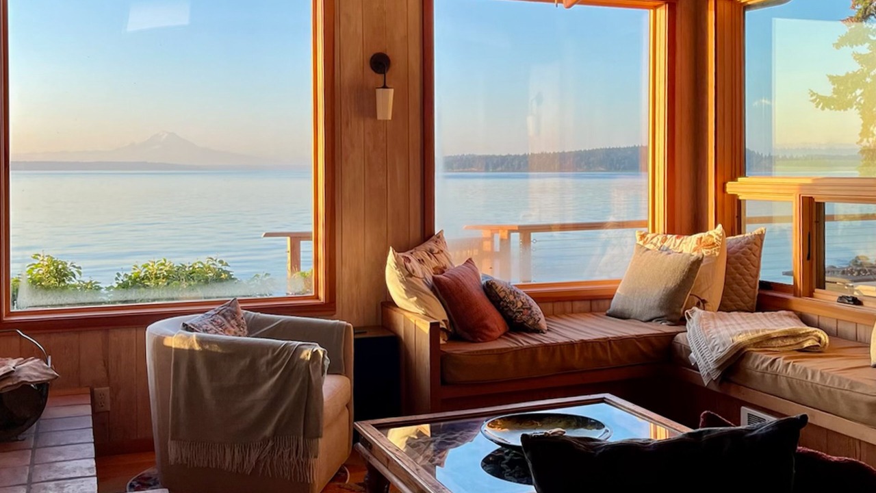 Photo of Livingroom in Bainbridge Island
