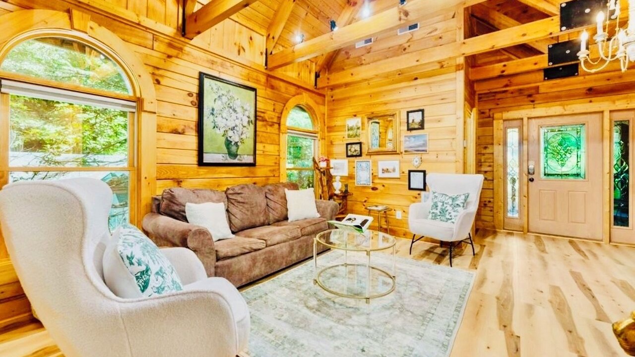 Photo of Livingroom in Hemlock Hills
