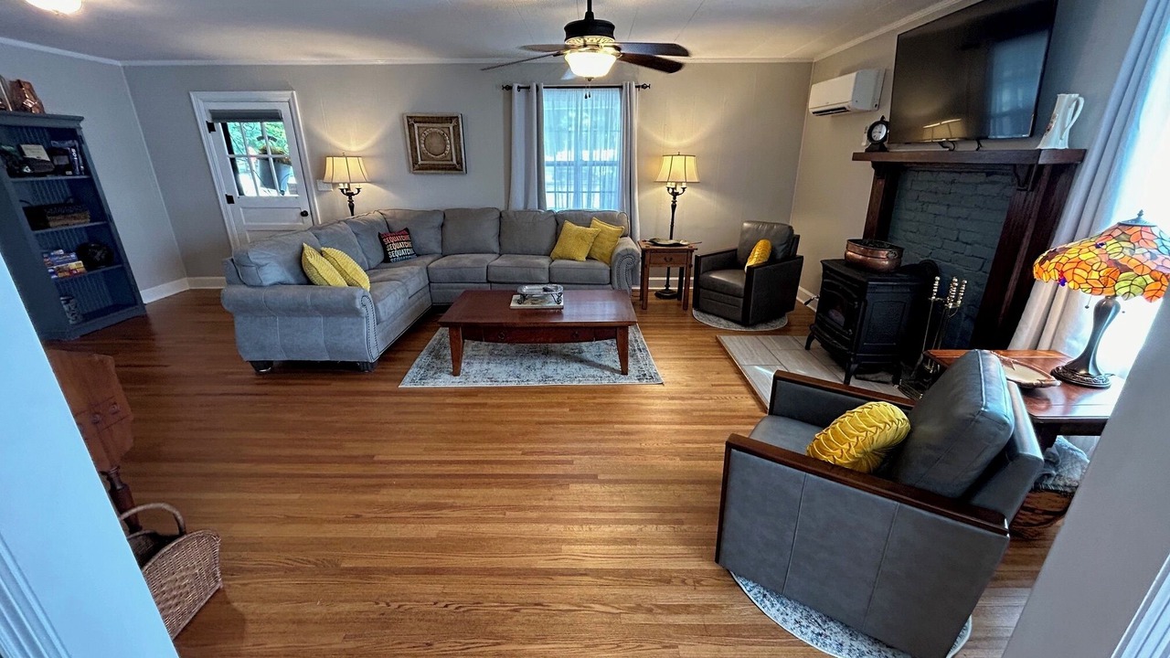 Photo of Livingroom in Dunlap