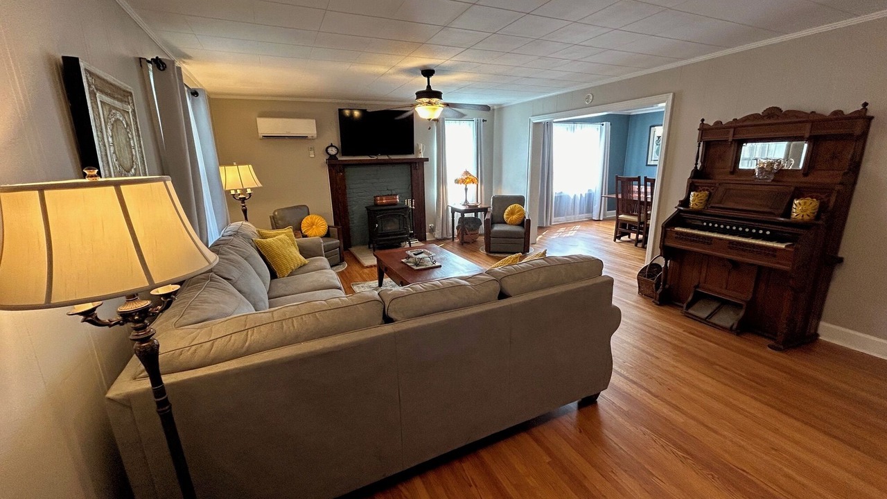 Photo of Livingroom in Dunlap