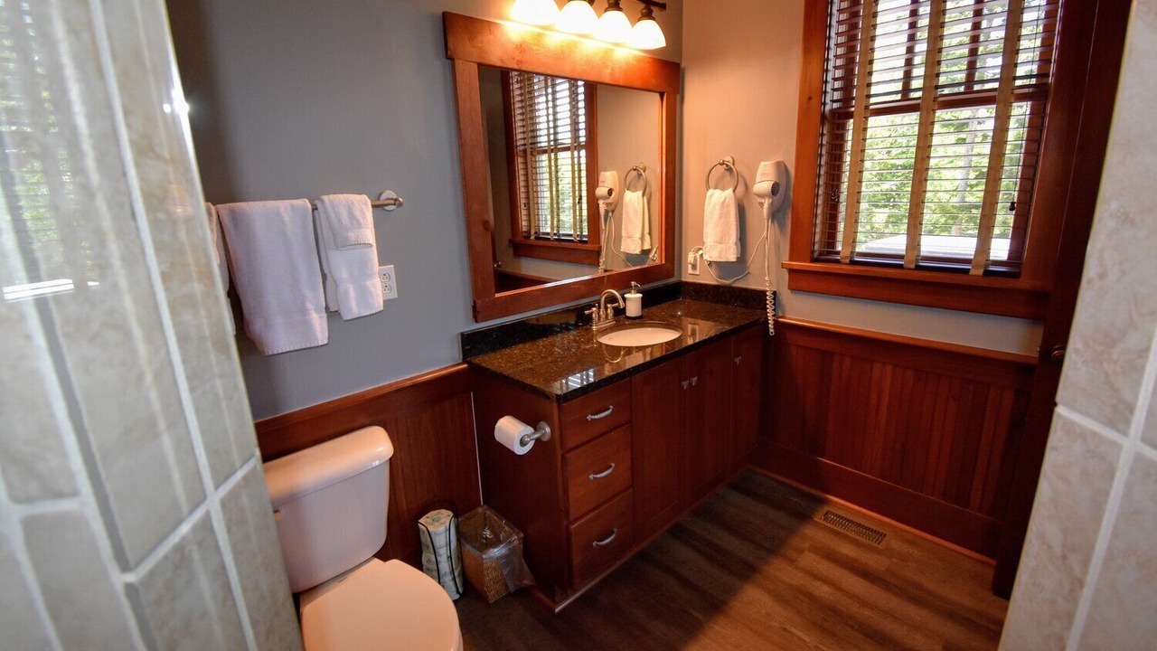Photo of Bathroom in Snowshoe