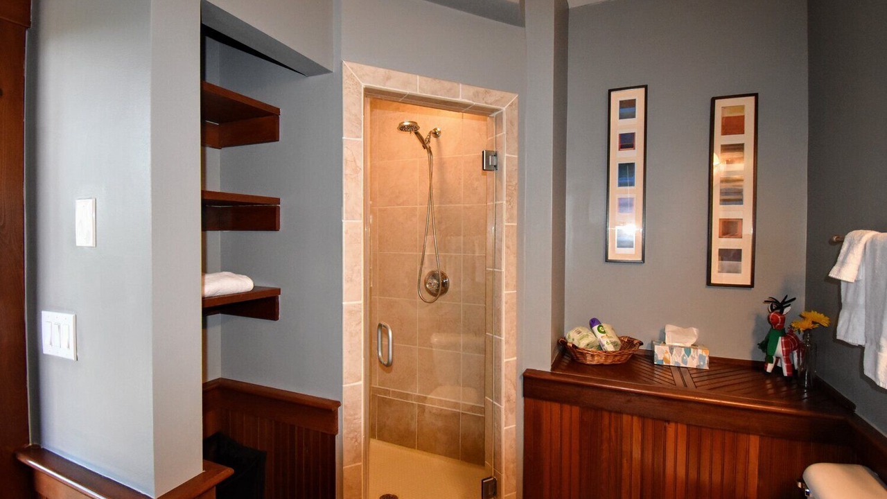 Photo of Bathroom in Snowshoe