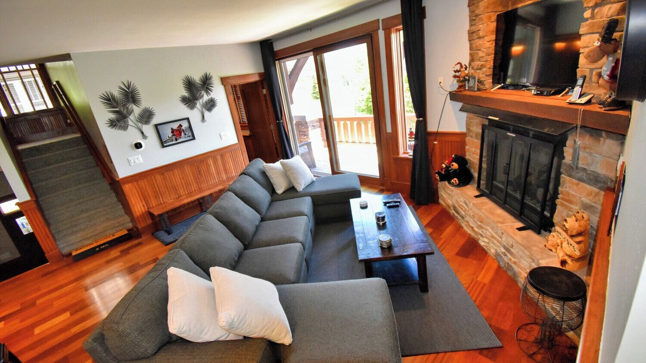 Photo of Livingroom in Snowshoe