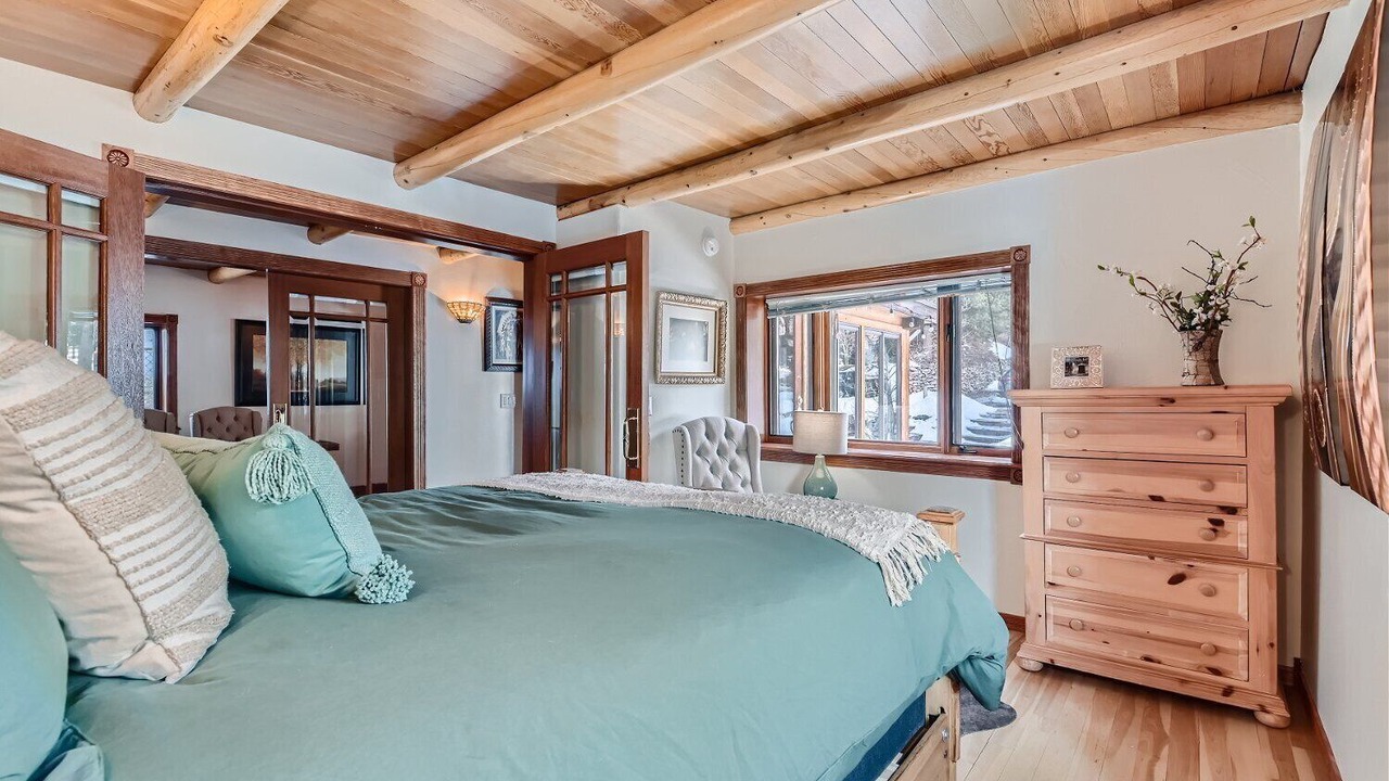 Photo of Bedroom in Shadow Mountain
