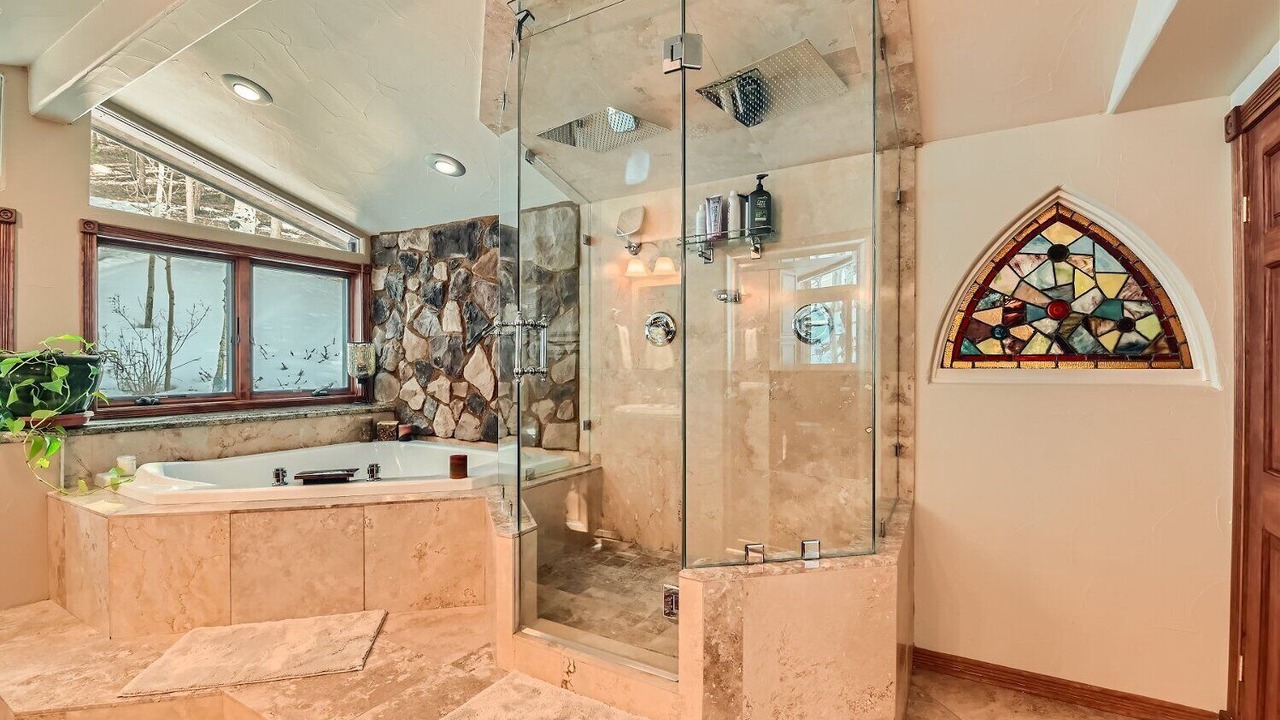 Photo of Bathroom in Shadow Mountain